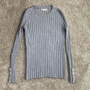 Women’s Tea n Rose grey ribbed sweater, size M.